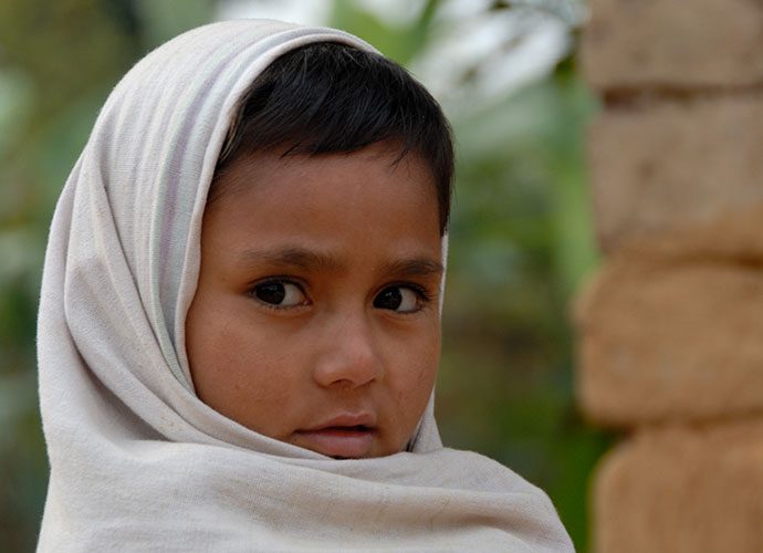 Boy assisted by BICE in Nepal - © E. Pêtre - BICE