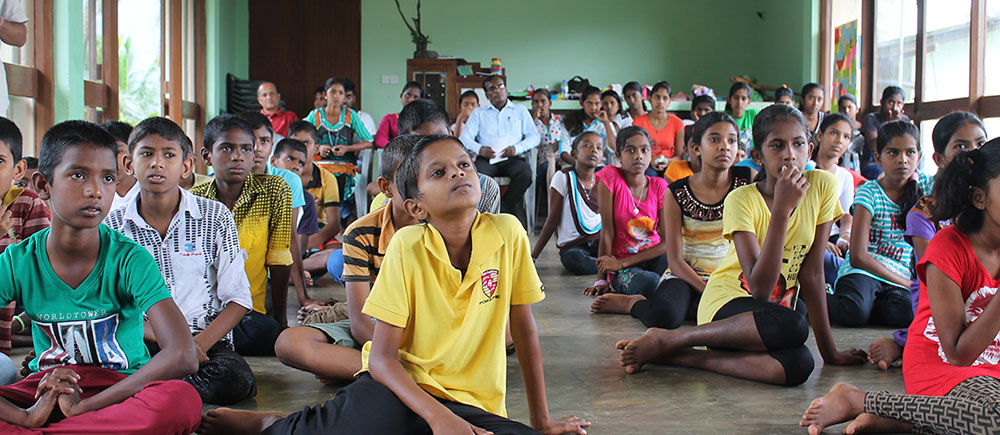Sri Lanka : velar por la educación de los niños en las plantaciones de té