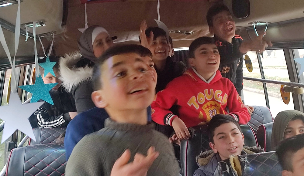 Le Bus de la vie, un espace éducatif mobile à Alep en Syrie
